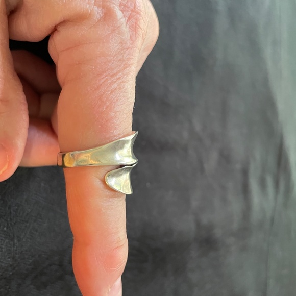 Grace & Heart "Enthrall" Ring - Picture 2 of 4